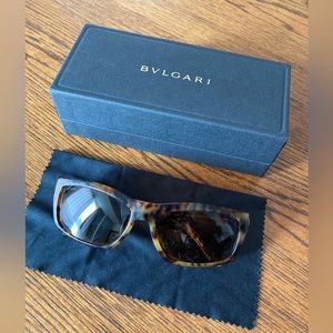 Authentic Bvlgari sunglasses, Italian, size 13,5 sm